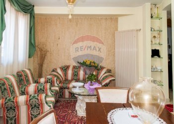 Sala da pranzo - Independent house VIA S.S. CROCIFISSO
 
33, Ramacca - photo 12