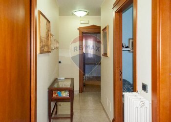 Hall / corridoio - Independent house VIA S.S. CROCIFISSO
 
33, Ramacca - photo 19