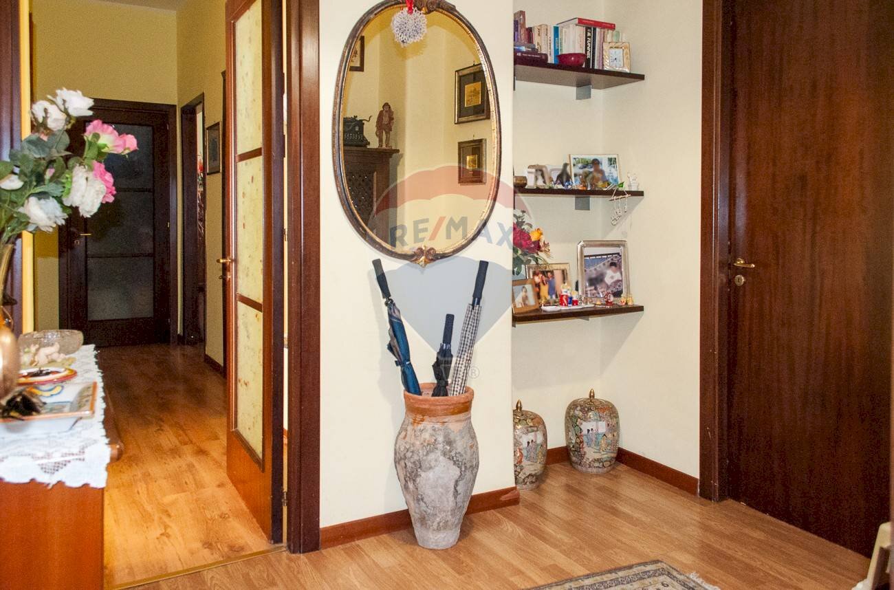 Hall / corridoio - Four-room apartment Via Medaglie D'Oro
 
1, Catania - photo 1