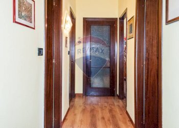 Hall / corridoio - Quadrilocale Via Medaglie D'Oro
 
1, Catania - foto 4