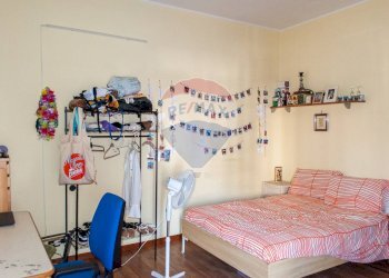 Camera / camera da letto - Quadrilocale Via Medaglie D'Oro
 
1, Catania - foto 5