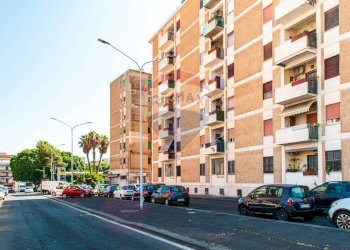 Edificio all\'aperto - Quadrilocale Via Medaglie D'Oro
 
1, Catania - foto 22