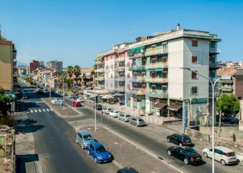 Edificio all\'aperto - Quadrilocale Via Medaglie D'Oro
 
1, Catania - foto 27