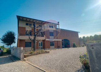 Casa all\'aperto - Casa indipendente Via Calandrine
 
789, San Giorgio in Bosco - foto 3