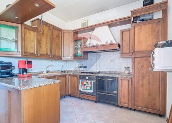 Cucina - Casa indipendente Via Calandrine
 
789, San Giorgio in Bosco - foto 11