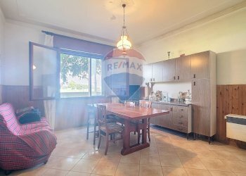 Sala da pranzo - Casa indipendente Via Calandrine
 
789, San Giorgio in Bosco - foto 15