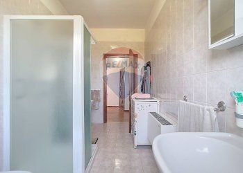 Bagno - Casa indipendente Via Calandrine
 
789, San Giorgio in Bosco - foto 18