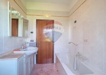 Bagno - Casa indipendente Via Calandrine
 
789, San Giorgio in Bosco - foto 24