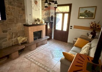 Soggiorno - Casa semi indipendente Vellezzo Bellini - foto 2