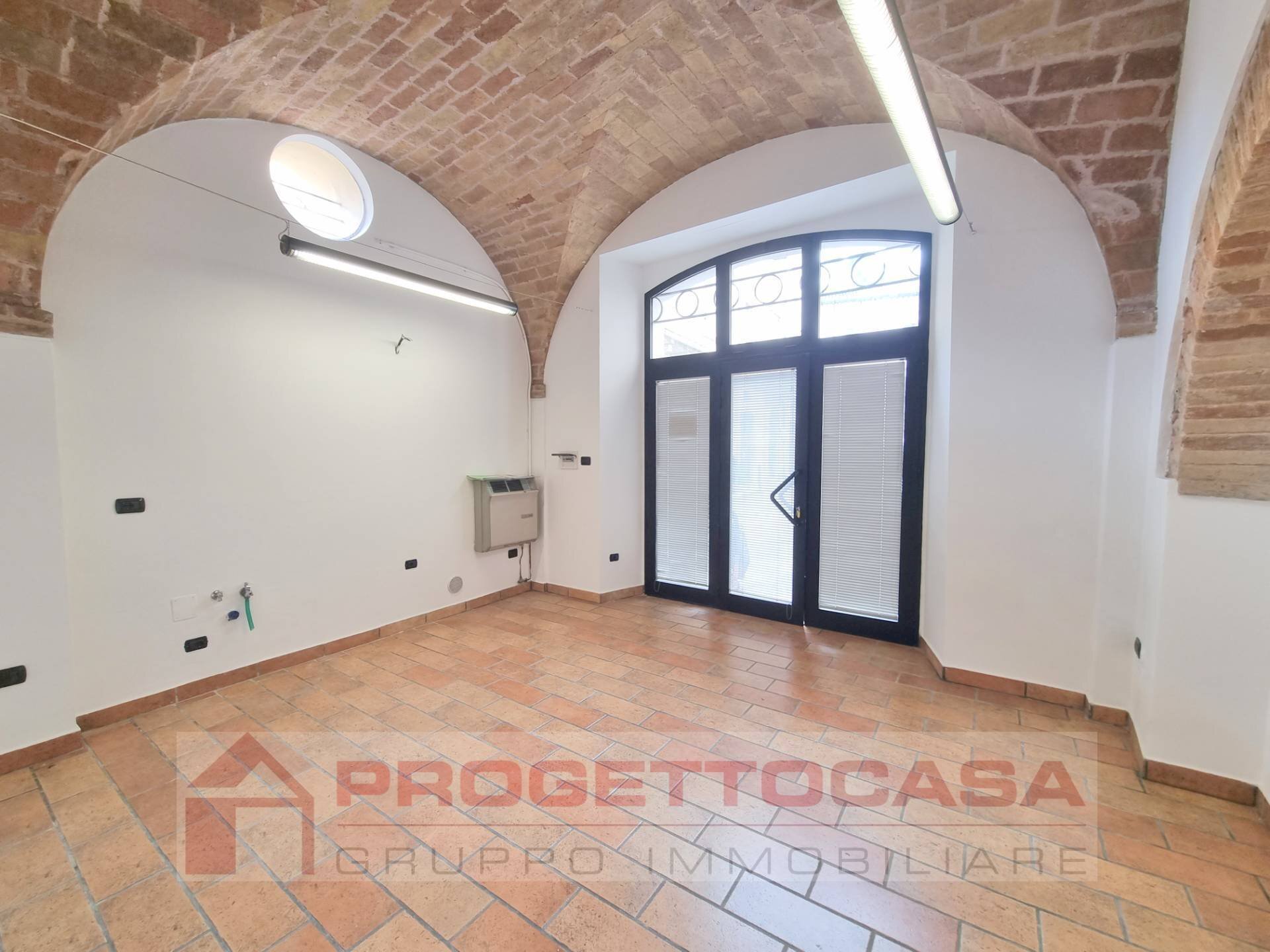 Foto 3 - Two-room apartment Via Piazza Cecco D'Ascoli, Ascoli Piceno - photo 3