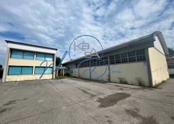 Foto 1 - Commercial Premises VIA VENZONE
 
16, Treviso - photo 1