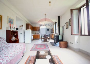 Sala da pranzo - Bilocale Viale Campione d'Italia, Alta Valle Intelvi - foto 2