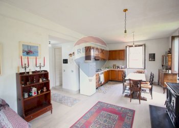 Sala da pranzo - Bilocale Viale Campione d'Italia, Alta Valle Intelvi - foto 6