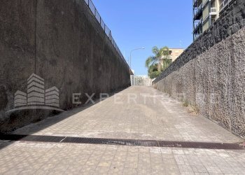 Foto 8 - Magazzino Via Gustavo Vagliasindi
 
9, Catania - foto 8