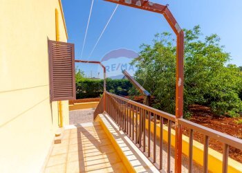 Balcone - Casa semi indipendente Strada Crispiano
 
129/A, Martina Franca - foto 9