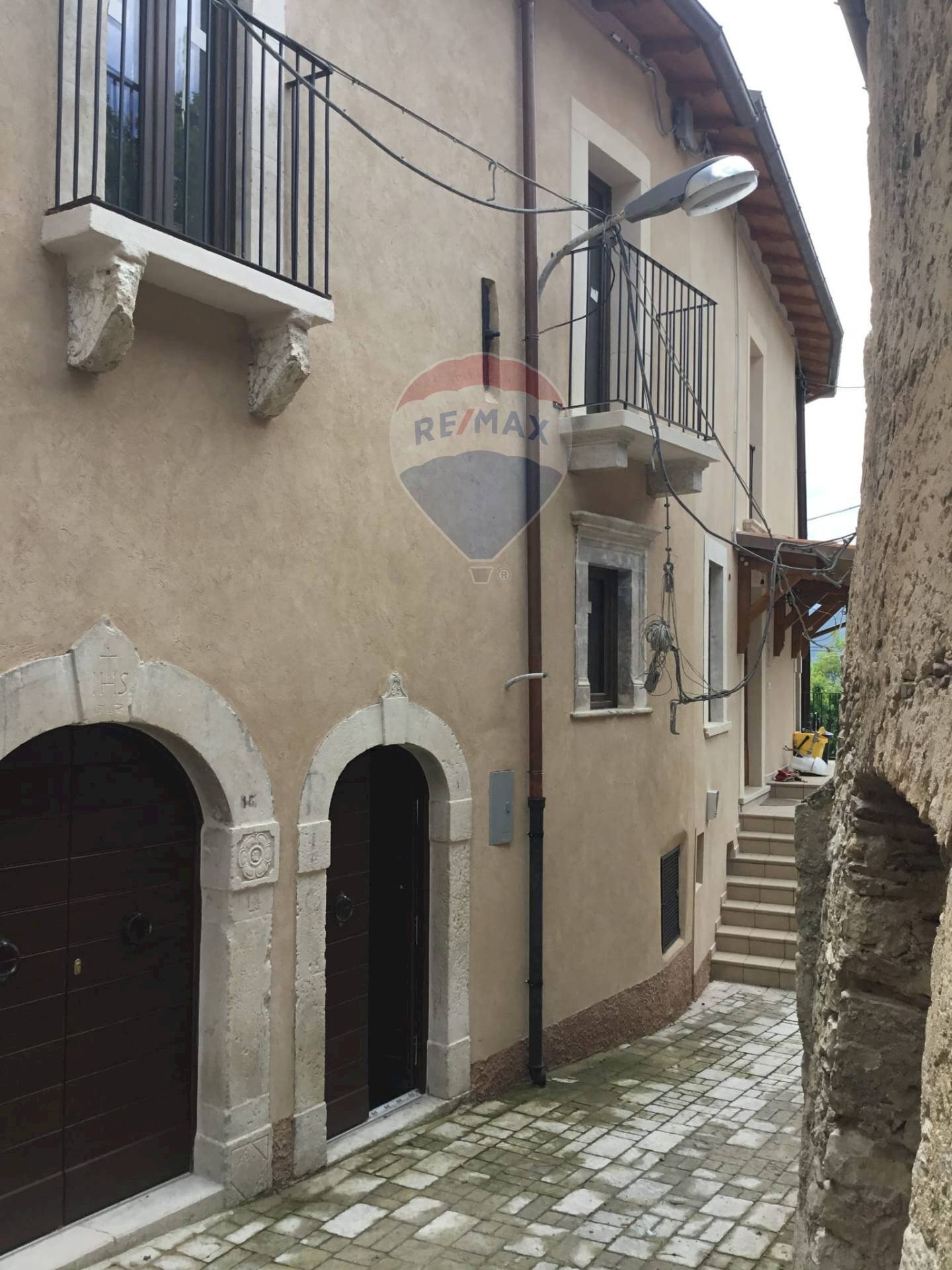 Edificio all\'aperto - Semi-detached house VIA COLVETTO
 
8, Fagnano Alto - photo 1