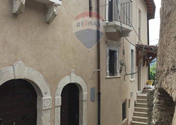 Edificio all\'aperto - Casa semi indipendente VIA COLVETTO
 
8, Fagnano Alto - foto 1