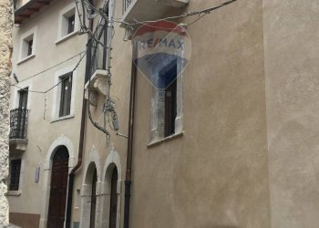 Edificio all\'aperto - Casa semi indipendente VIA COLVETTO
 
8, Fagnano Alto - foto 2