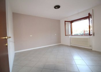 Foto 3 - Trilocale VIA SPIAZZI
 
35, Ponte Nossa - foto 3