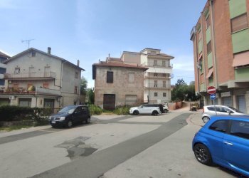 Foto 1 - Quadrilocale via fara sabina
 
42, Rieti - foto 1