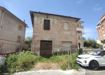 Foto 3 - Quadrilocale via fara sabina
 
42, Rieti - foto 3