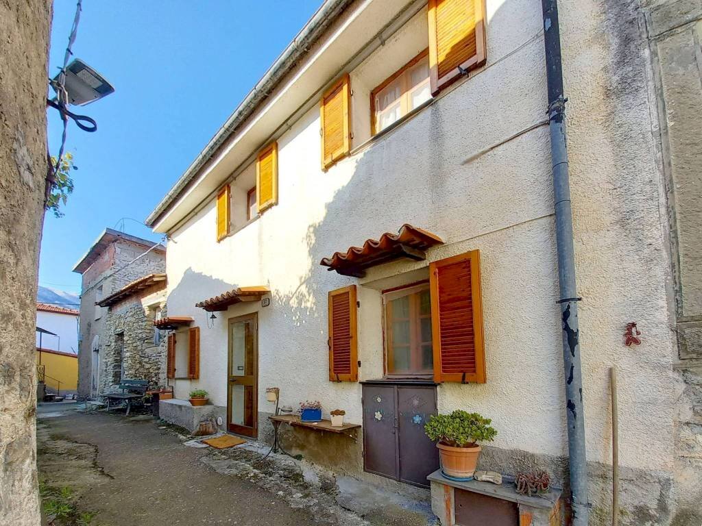 Facciata - Independent house via Coste di Villa San Sebastiano, Borgomaro - photo 1