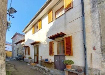 Facciata - Independent house via Coste di Villa San Sebastiano, Borgomaro - photo 1