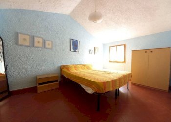 Camera da letto - Independent house via Coste di Villa San Sebastiano, Borgomaro - photo 11