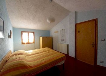 Camera da letto - Independent house via Coste di Villa San Sebastiano, Borgomaro - photo 14