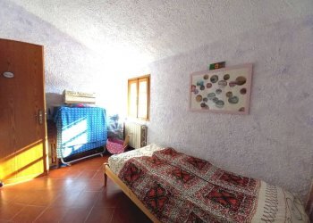 Camera da letto - Independent house via Coste di Villa San Sebastiano, Borgomaro - photo 16