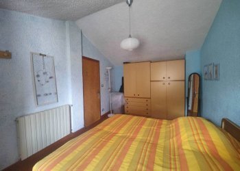 Camera da letto - Independent house via Coste di Villa San Sebastiano, Borgomaro - photo 13