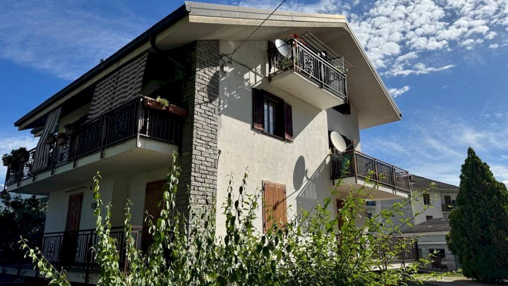 Facciata - Quadrilocale Località Plan Felinaz, 50, Charvensod - foto 3