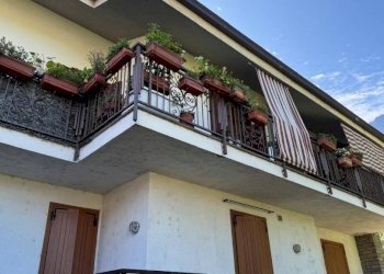 Facciata - Quadrilocale Località Plan Felinaz, 50, Charvensod - foto 2