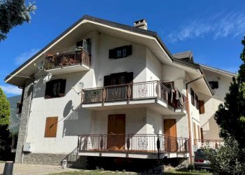 Facciata - Quadrilocale Località Plan Felinaz, 50, Charvensod - foto 4