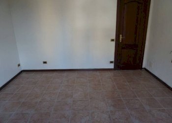 Camera da letto - Quadrilocale via Terenzio Mamiani, 2, Genova (zona Sampierdarena) - foto 5