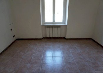 Camera da letto - Quadrilocale via Terenzio Mamiani, 2, Genova (zona Sampierdarena) - foto 8