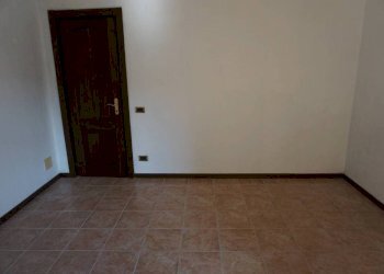 Camera da letto - Quadrilocale via Terenzio Mamiani, 2, Genova (zona Sampierdarena) - foto 9