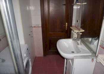Bagno - Quadrilocale via Terenzio Mamiani, 2, Genova (zona Sampierdarena) - foto 11