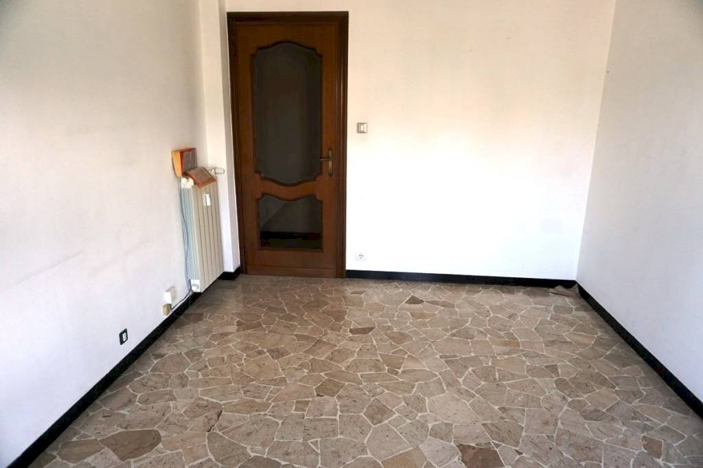 Soggiorno - Two-room apartment via Generale Manfredo Fanti, 12, Genova (neighborhood Sampierdarena) - photo 3