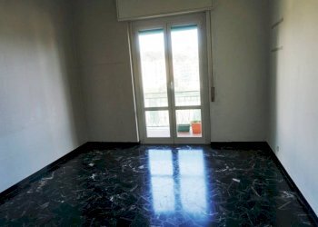Camera da letto - Bilocale via Generale Manfredo Fanti, 12, Genova (zona Sampierdarena) - foto 6