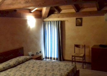 Camera da letto - Stable - Palace via Frati Capuccini, Budrio - photo 14