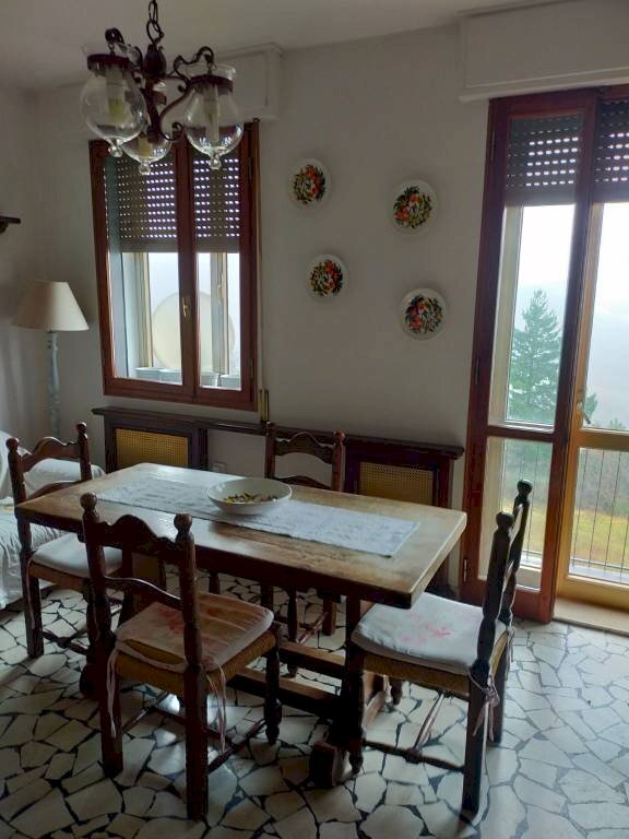 Salone - Appartamento piazza Kennedy, Camugnano - foto 1