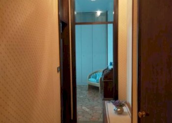 Corridoio - Appartamento piazza Kennedy, Camugnano - foto 10