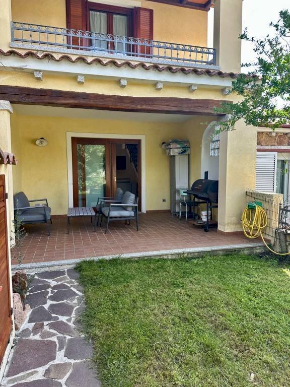 Facciata - Villa a Schiera via Pittinatu, San Teodoro - foto 2