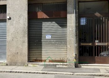 Facciata - Negozio via Don Vincenzo Donadeo, Bollate - foto 5