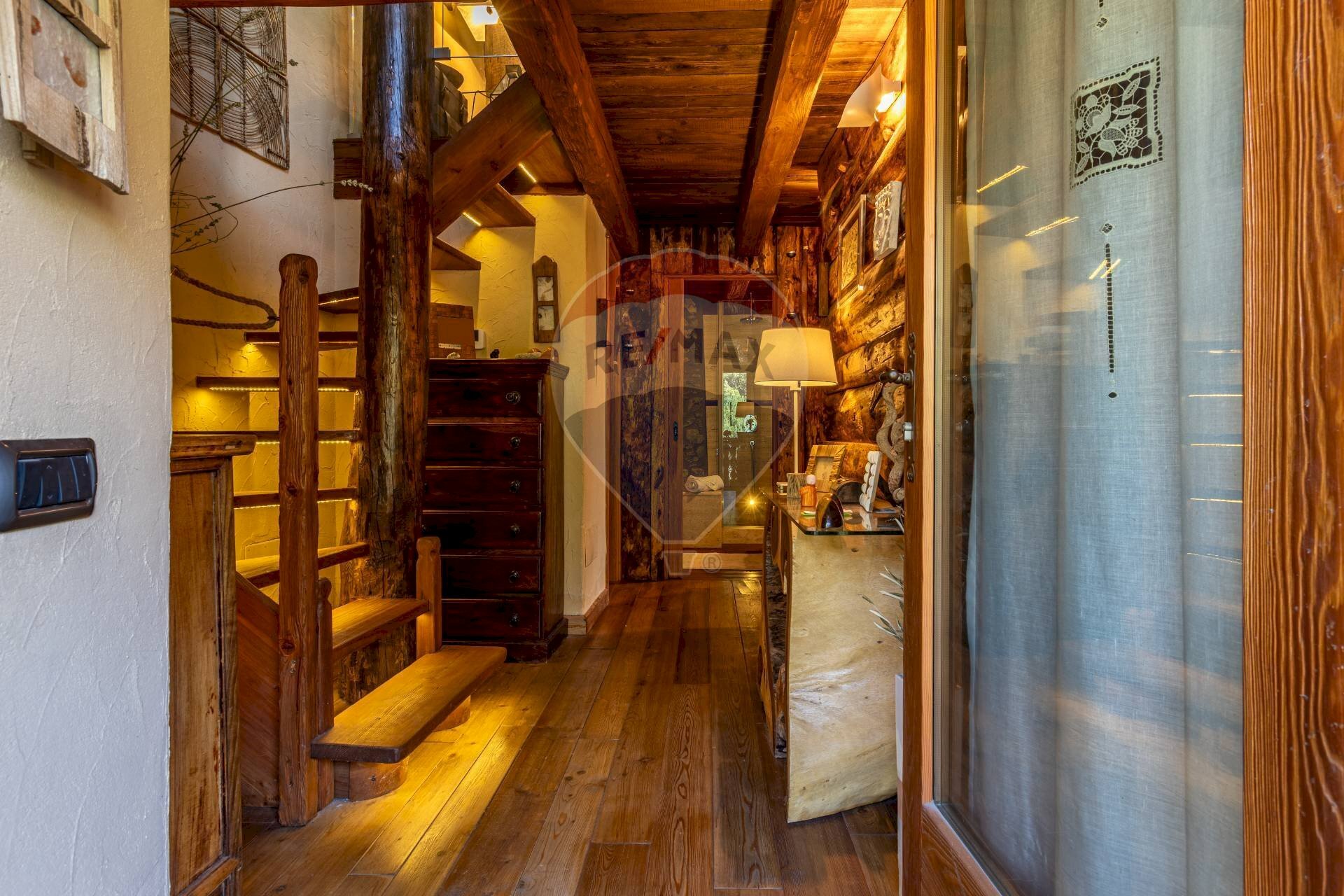 Attic Chez Borgne 
 La Salle, AO, La Salle - photo 3