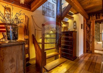 Attic Chez Borgne 
 La Salle, AO, La Salle - photo 4