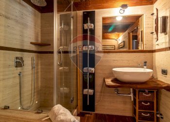 Attic Chez Borgne 
 La Salle, AO, La Salle - photo 7