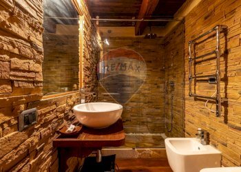 Attic Chez Borgne 
 La Salle, AO, La Salle - photo 11