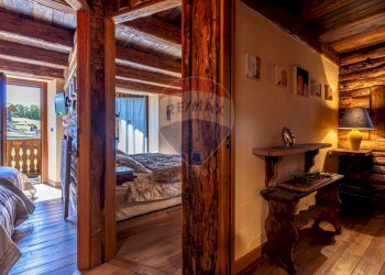 Attic Chez Borgne 
 La Salle, AO, La Salle - photo 12